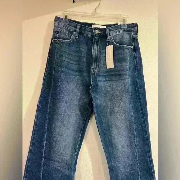 Kancan Medora High Rise 90s Split Hem
Straight Blue Jeans Size 5/26 NWT - Picture 4 of 8
